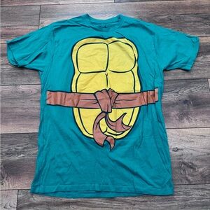 Men’s Teenage Mutant Ninja Turtles Graphic Tee in Size Large
